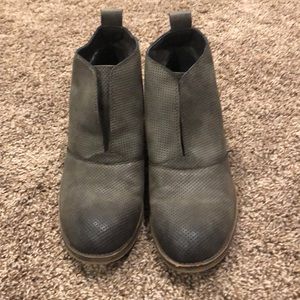 Billabong grey bootie